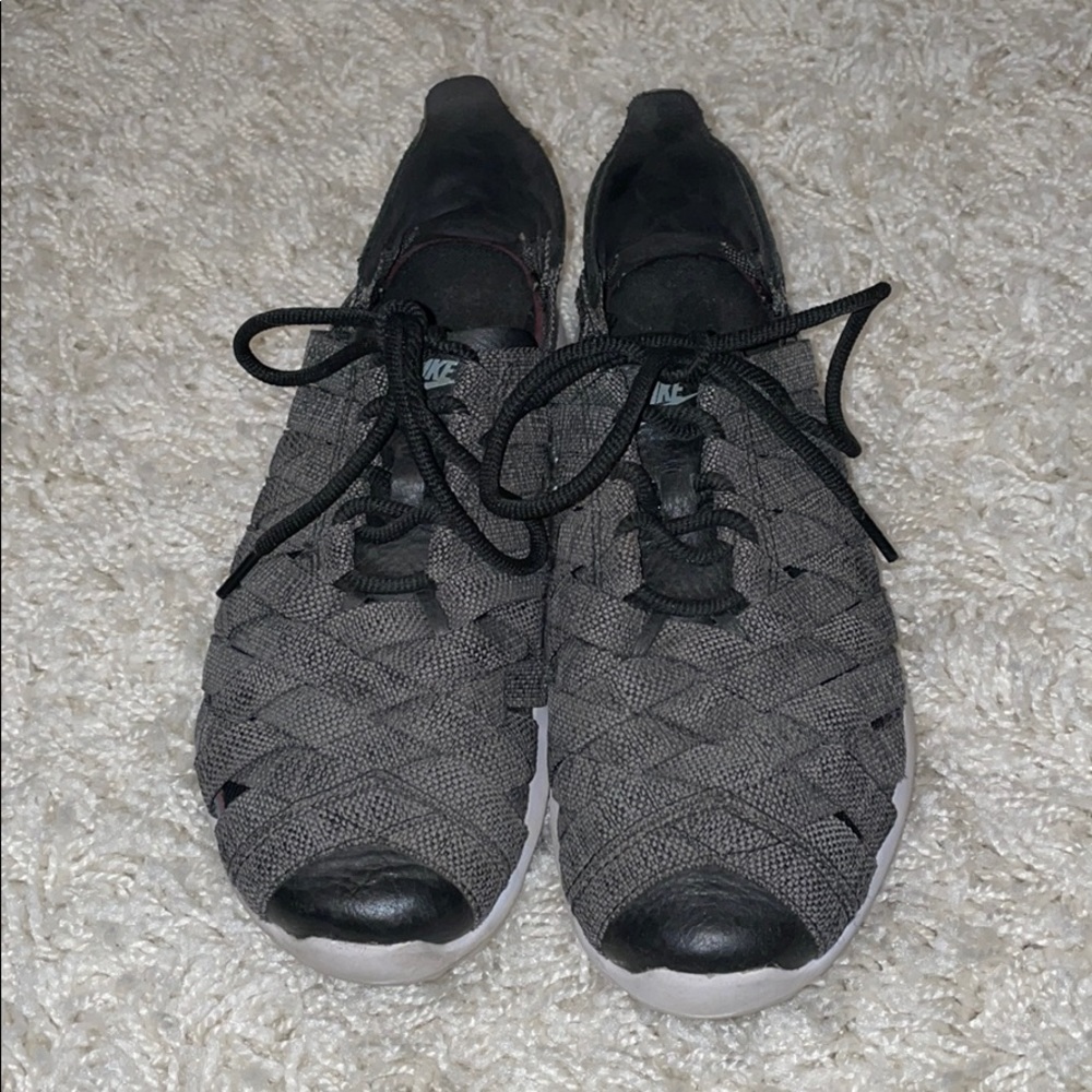 Women’s Nike shoes